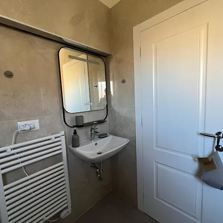 Denny's Center Duplex Apartment *