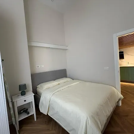 Dennys Center Duplex Tirana