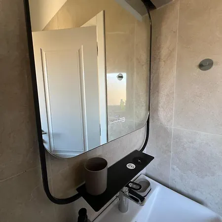 Dennys Center Duplex