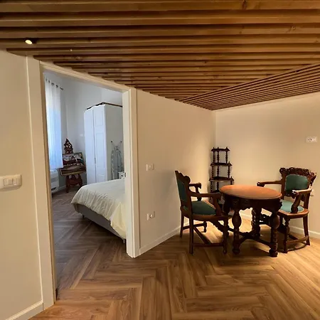 Apartment Denny's Center Duplex