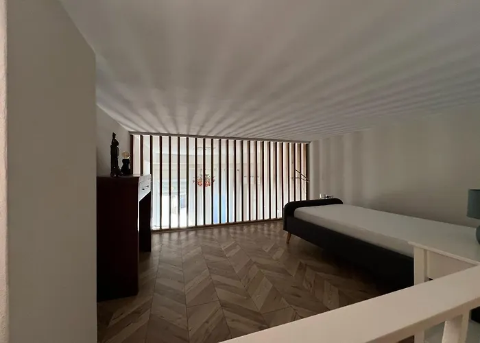 Dennys Center Duplex